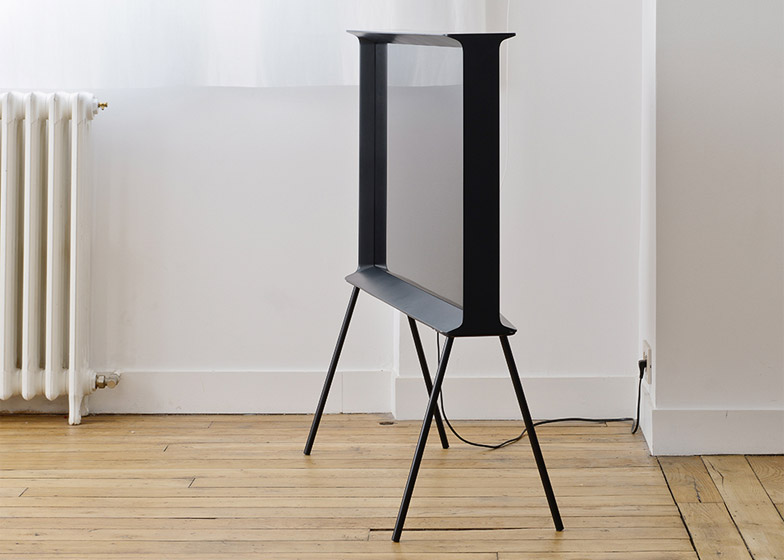 Bouroullec-brothers-Serif-TV-Samsung_dezeen_784_0